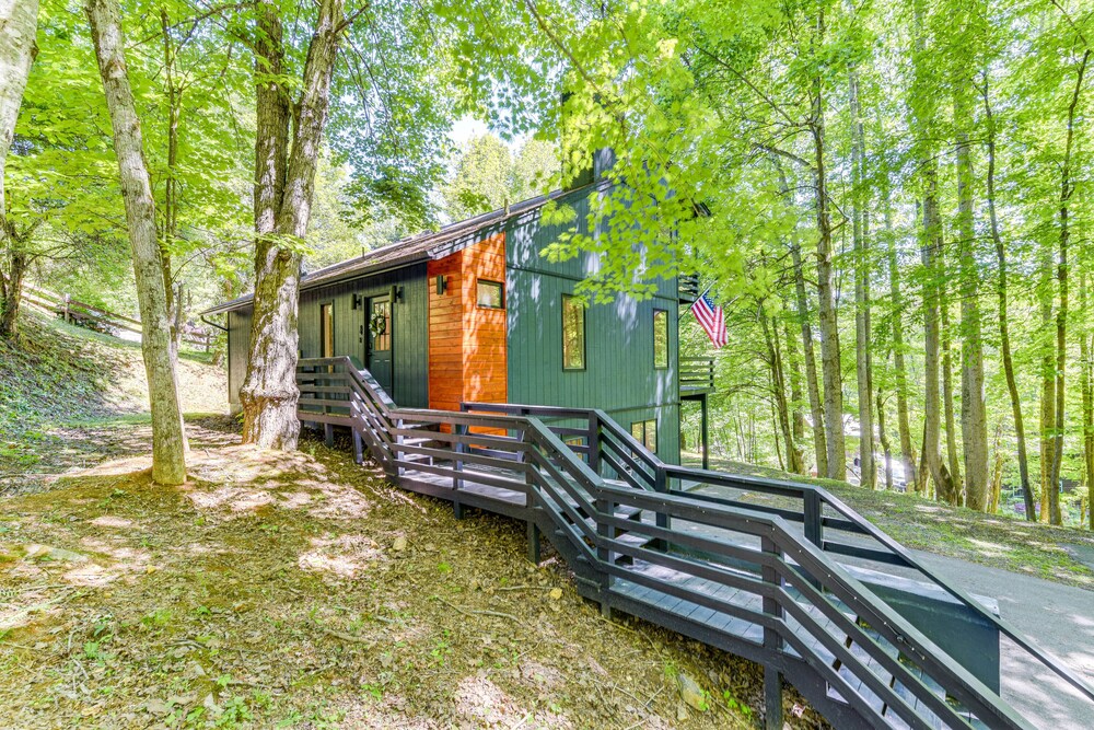 Modern Waynesville Cabin ~ 9 Mi to Lake Junaluska! view 5