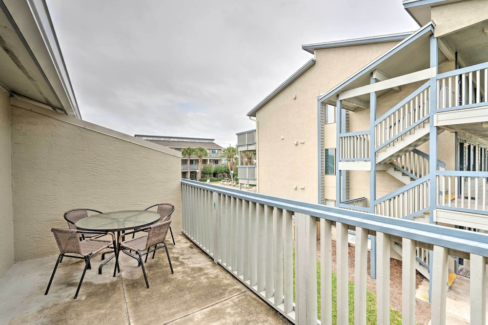 Steps to the Beach: PCB Condo w/ Balcony!
