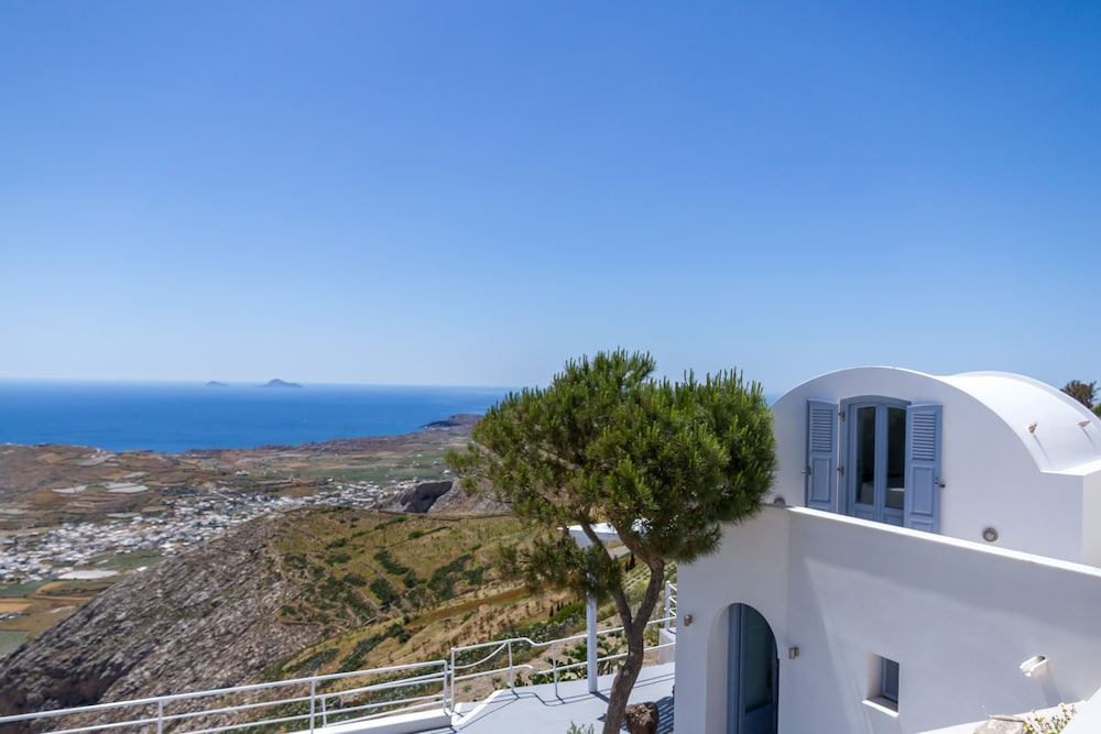 Enastron Suites