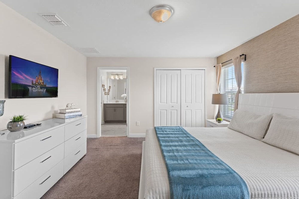 Amazing Resort Near Disney 4BR Townhome