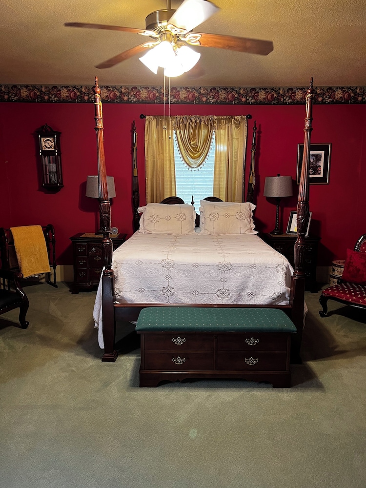 Commodore Bed and Breakfast