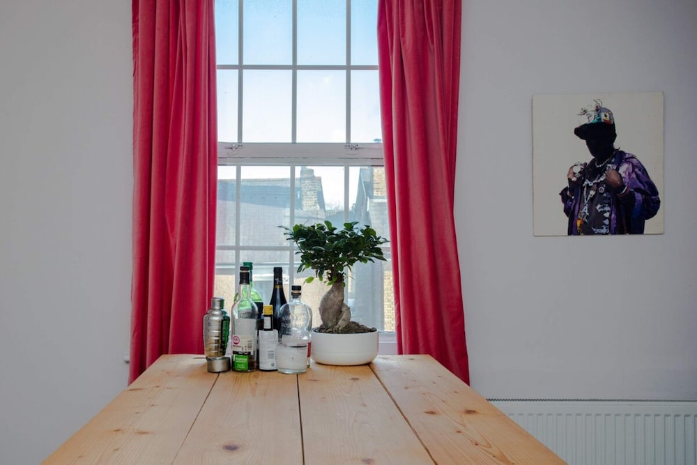 Modern & Cosy 1 Bedroom Top Floor Flat in East Dulwich