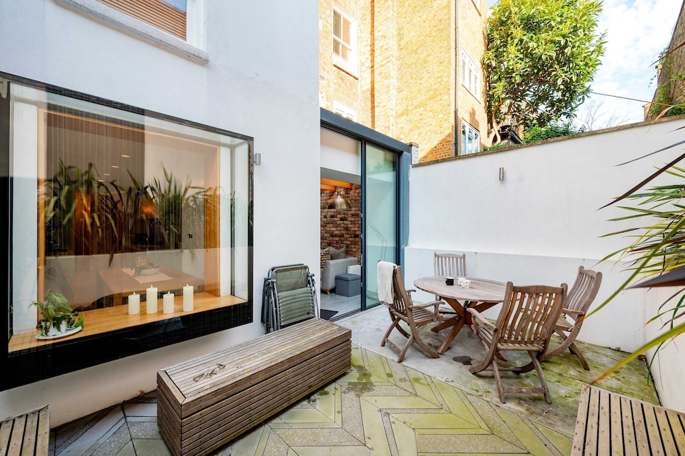 The Portobello Star - by Out of Office Lifestyle