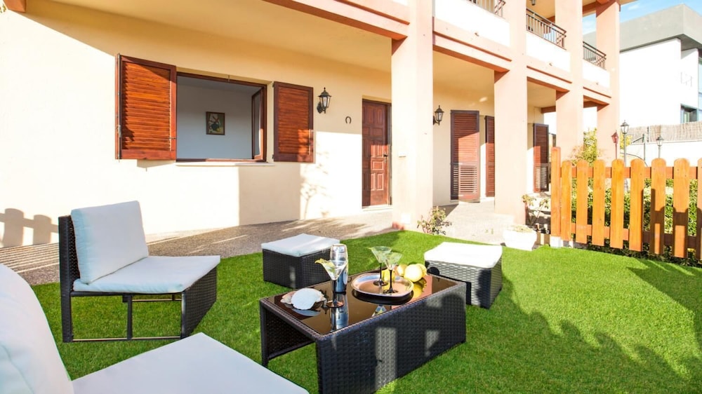Vila Maer in Blanes With 5 Bedrooms and 2 Bathrooms