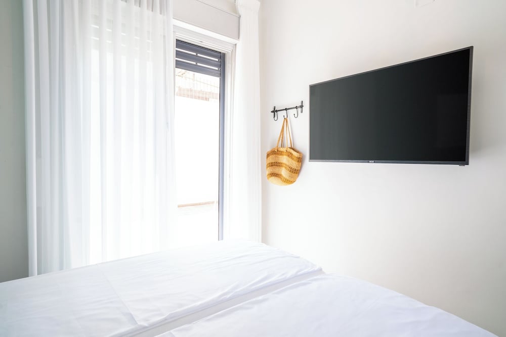 Tranquil Stay Near Beach by Sea N' Rent