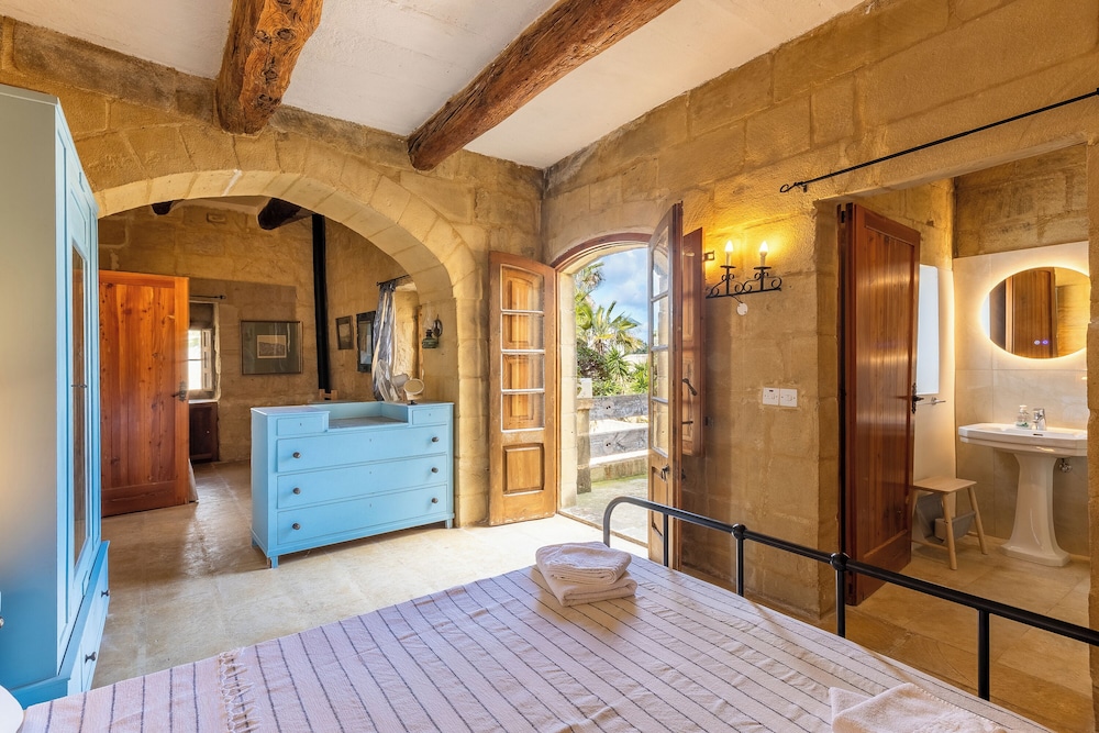 Bebbuxija Pool Farmhouse Gozo