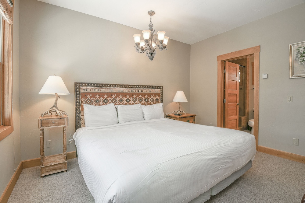 Cabin in the Pines 11 by SummitCove Vacation Lodging