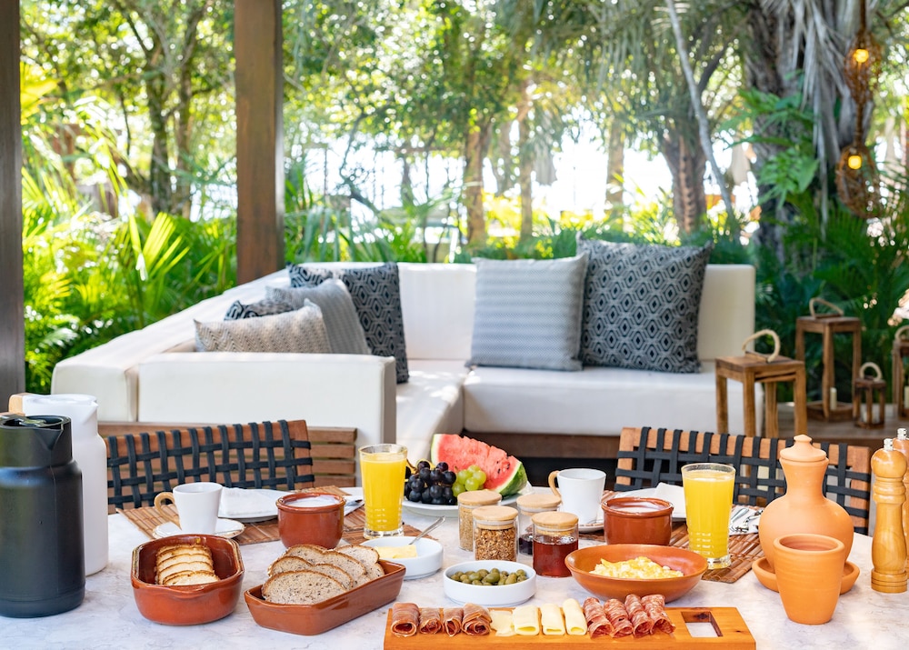 Colibri Beach Villas
