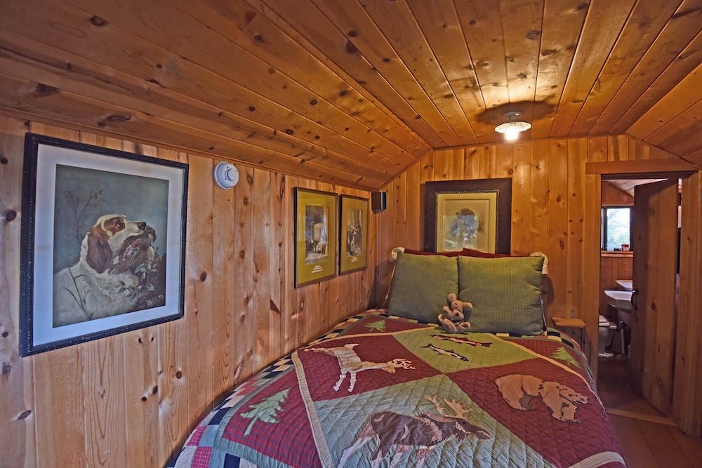 Rockpile Treehouse view 2