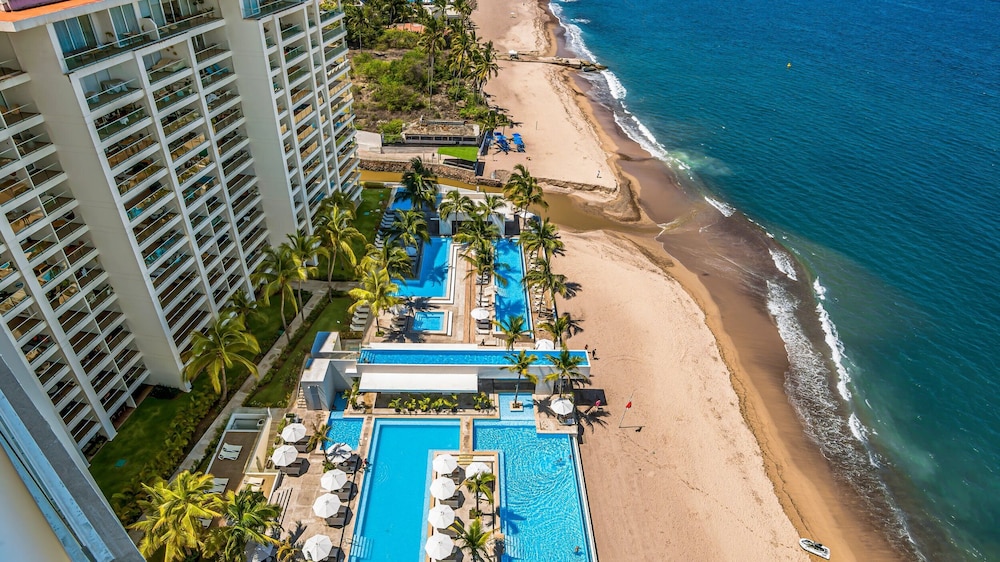4BR Luxury Penthouse with Ocean Views