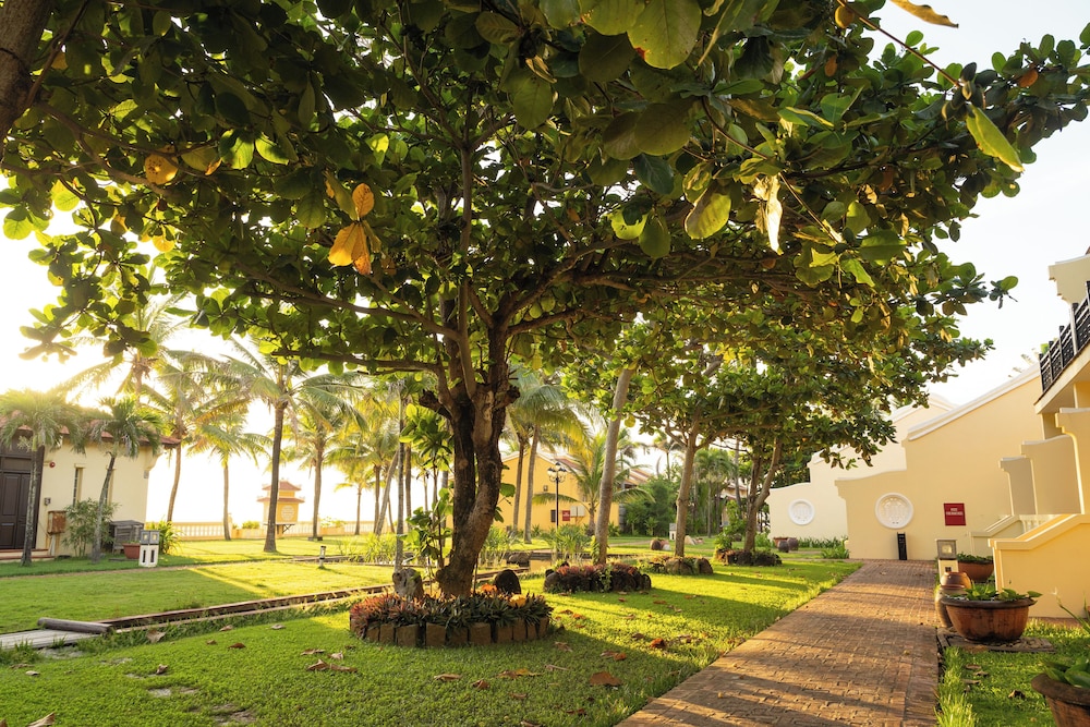 Victoria Hoi An Beach Resort & Spa