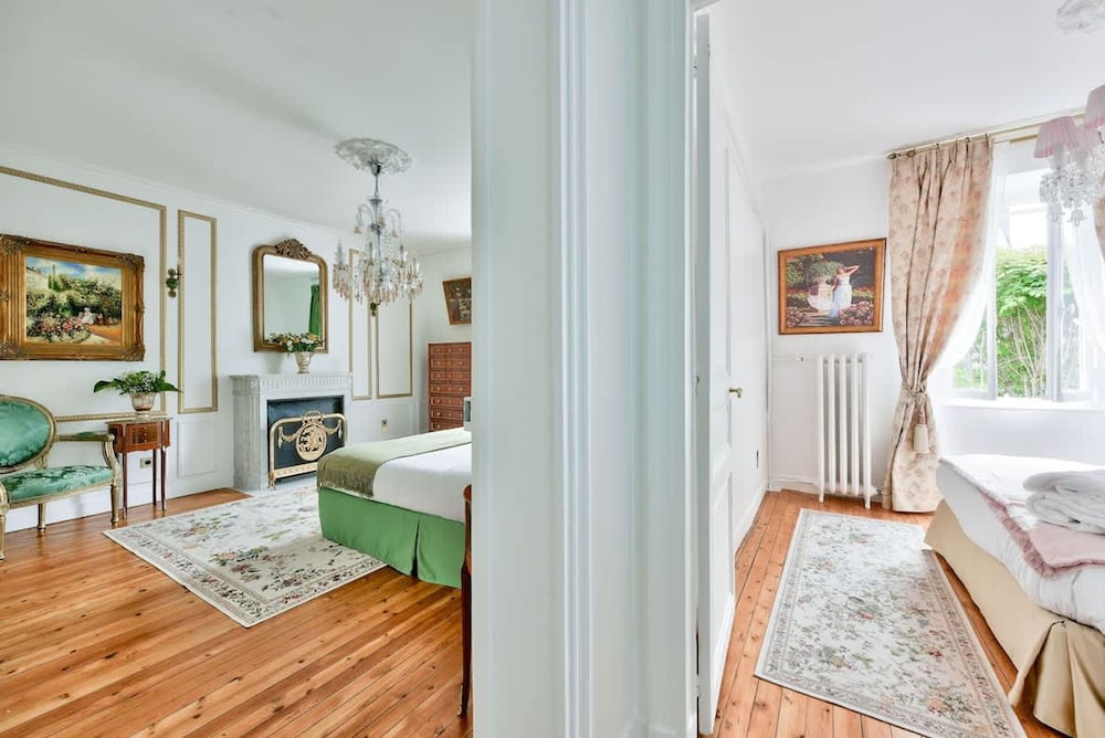 Noble Luxury Residence in the Heart of Paris