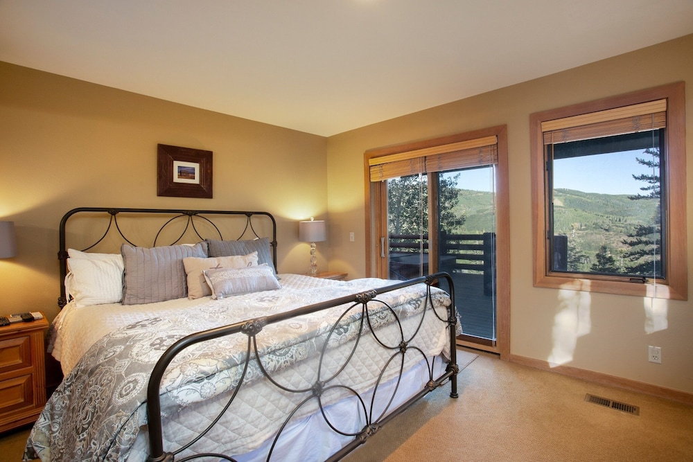 Enclave at Deer Valley Resort - Three Bedroom Condo with Hot Tub #1 3 Condo