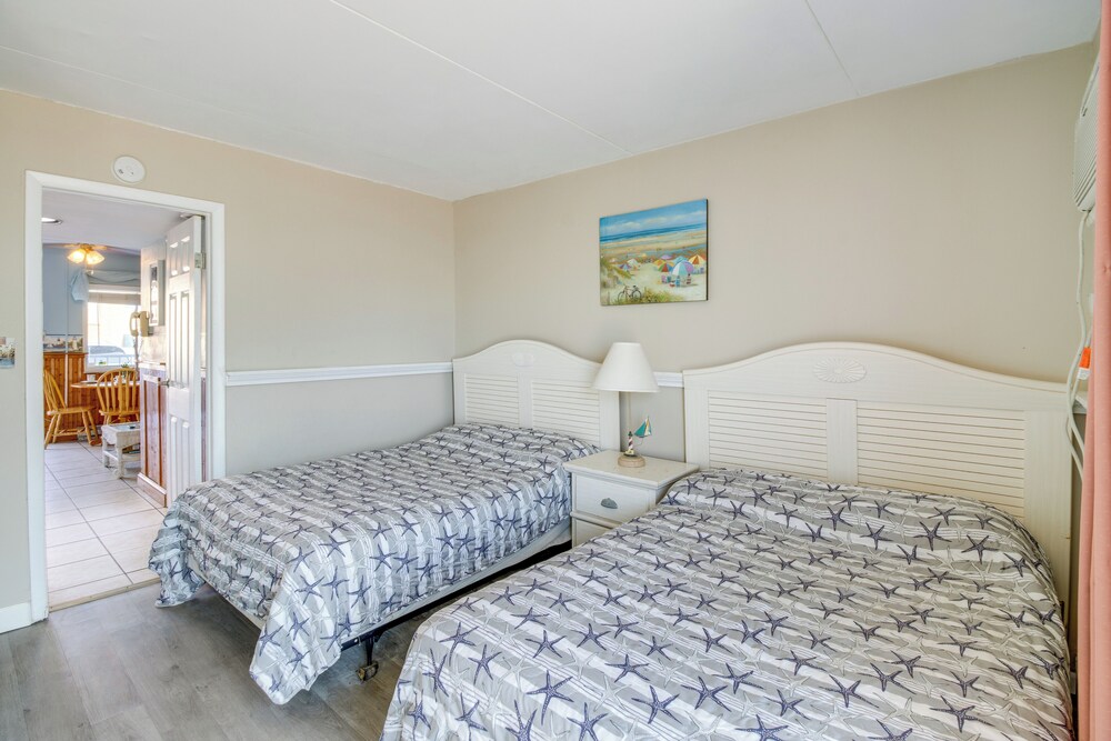 Walk to Wildwood Boardwalk: Family-friendly Condo!