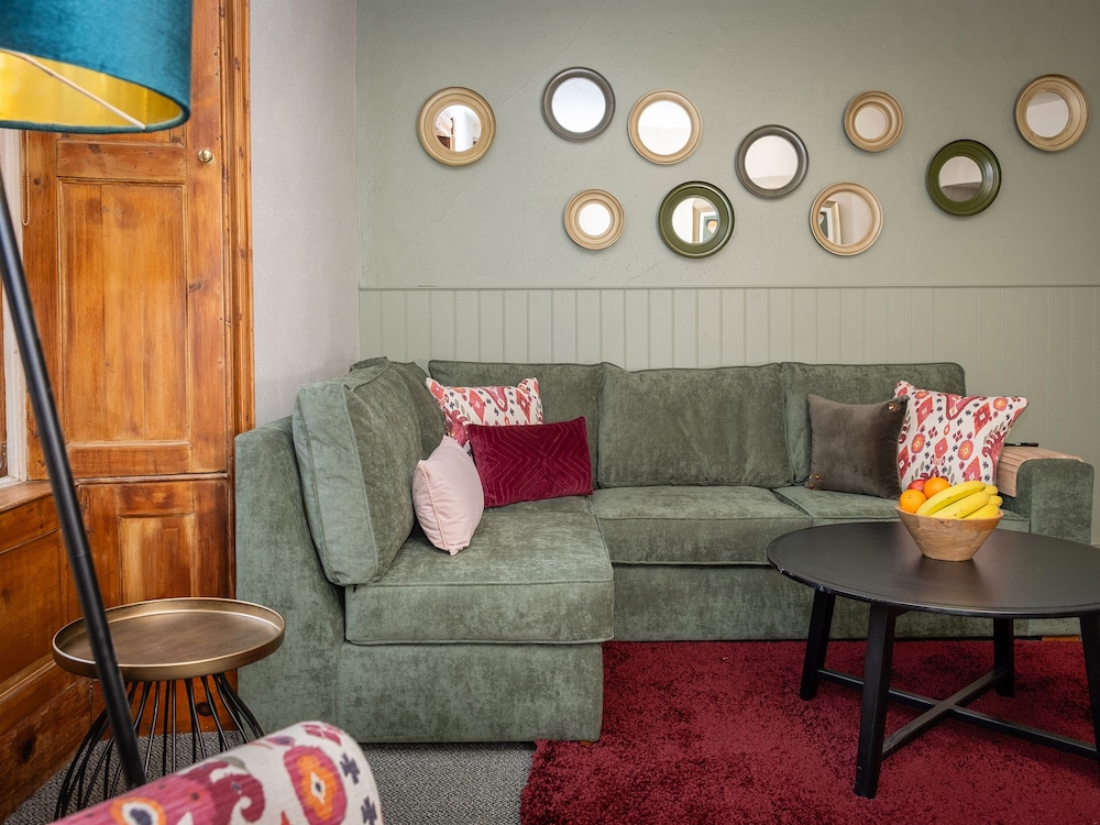 Watermouth Castle, Rhododendron Apartment