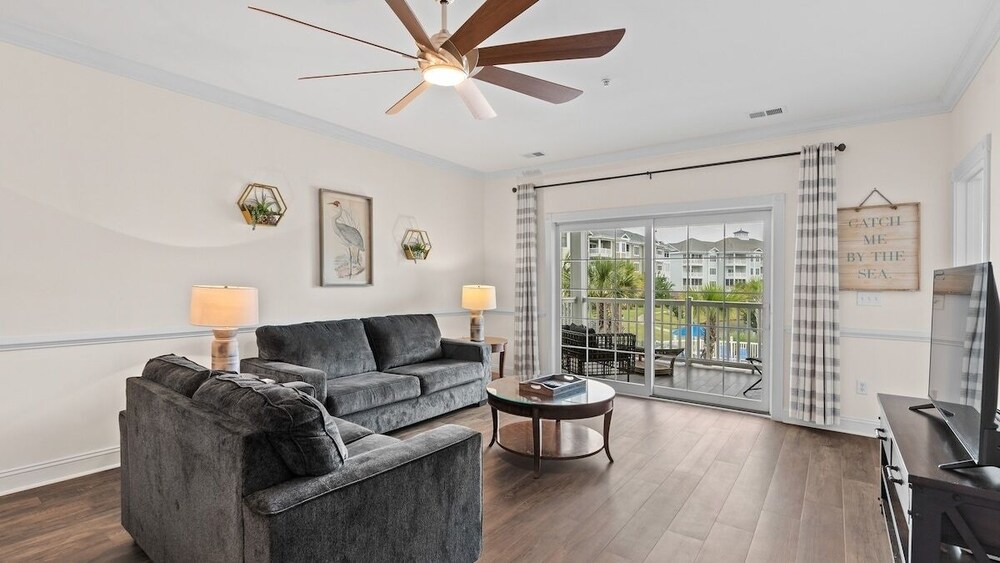 Magnolia Pointe Luster Leaf 4833-202 2 Bedroom Condo