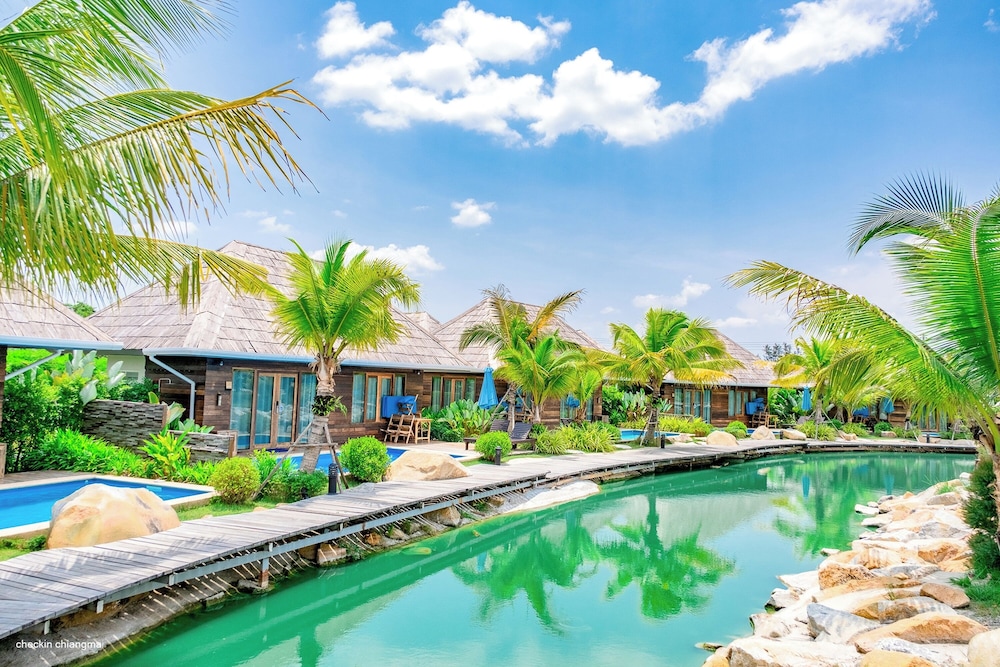 Buffalo Island Resort