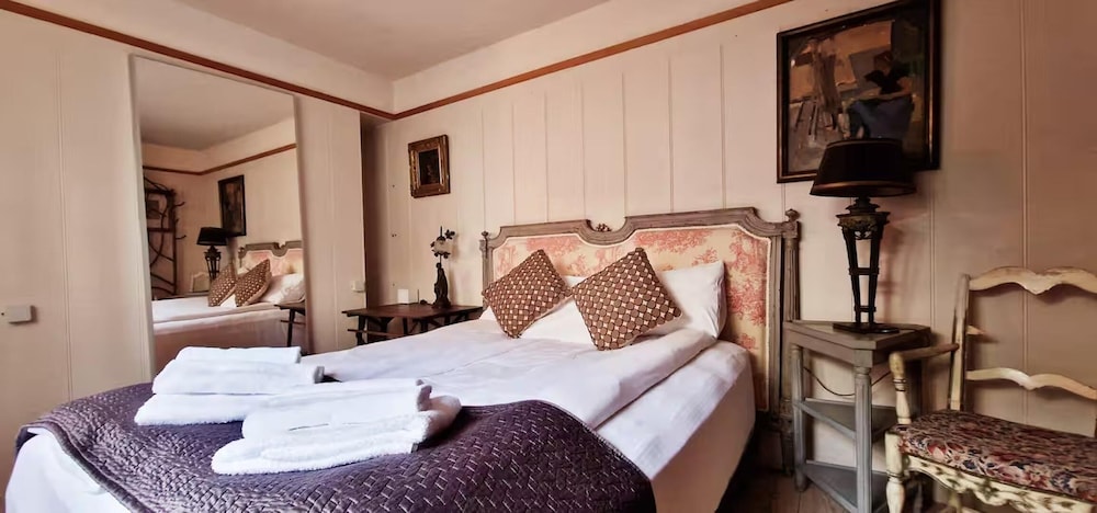 118 A Perfect Blend of Charm and Luxury