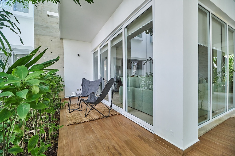 Amazing Apartment With Pools Gym BBQ Yoga Deck