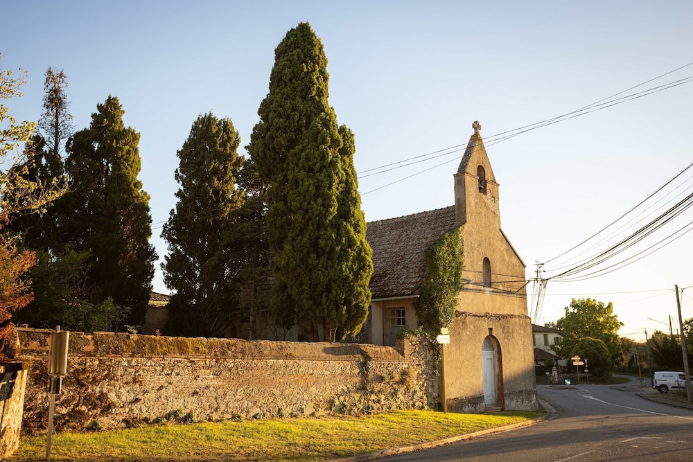 18th Century Ch Teau With Stunning Pool Gardens