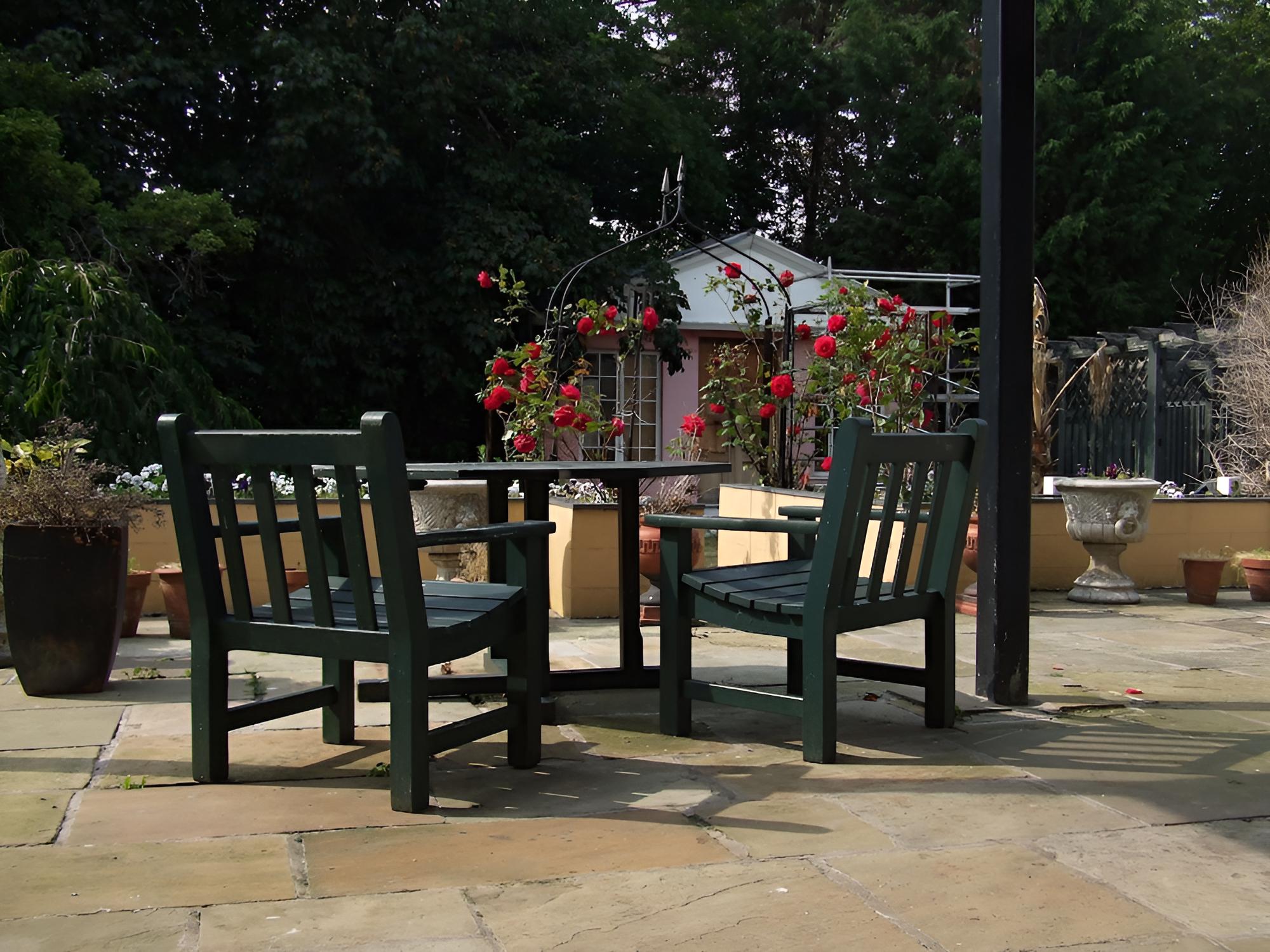 Roseview B & B