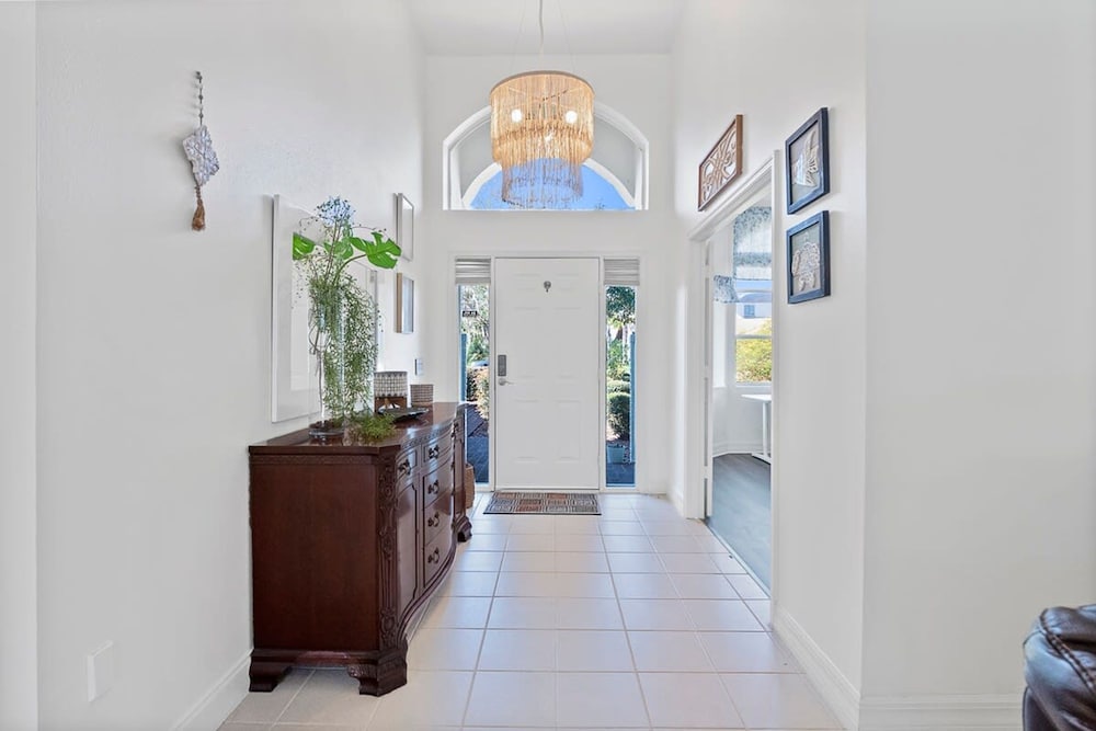 Luxury Heated Pool Home on Saltwater Canal w Tiki
