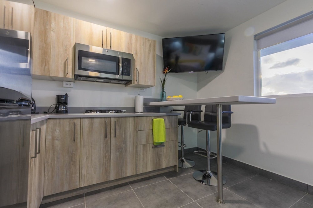 Turibana Plaza Suite 6 w Balcony