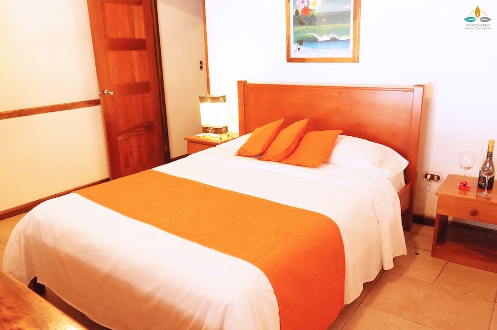 Hotel Tropico Latino view 5