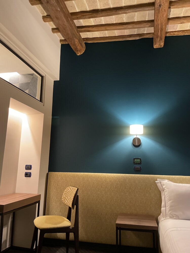 Passpartout Boutique Palace