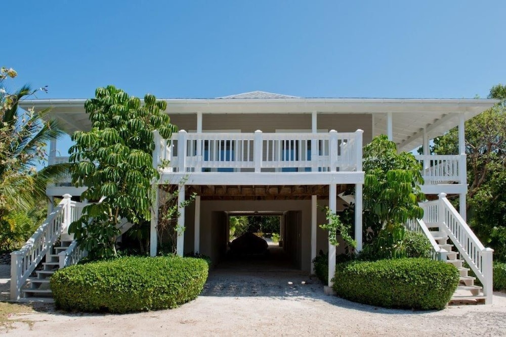 Spectacular Seaside: Boutique Resort On Beach