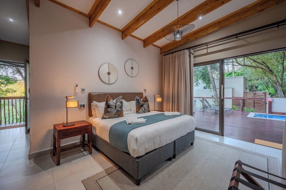 Bushbaby Valley Lodge