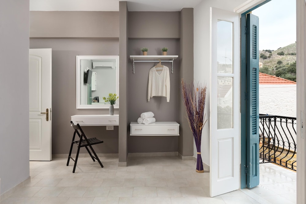 Maravelias Rooms