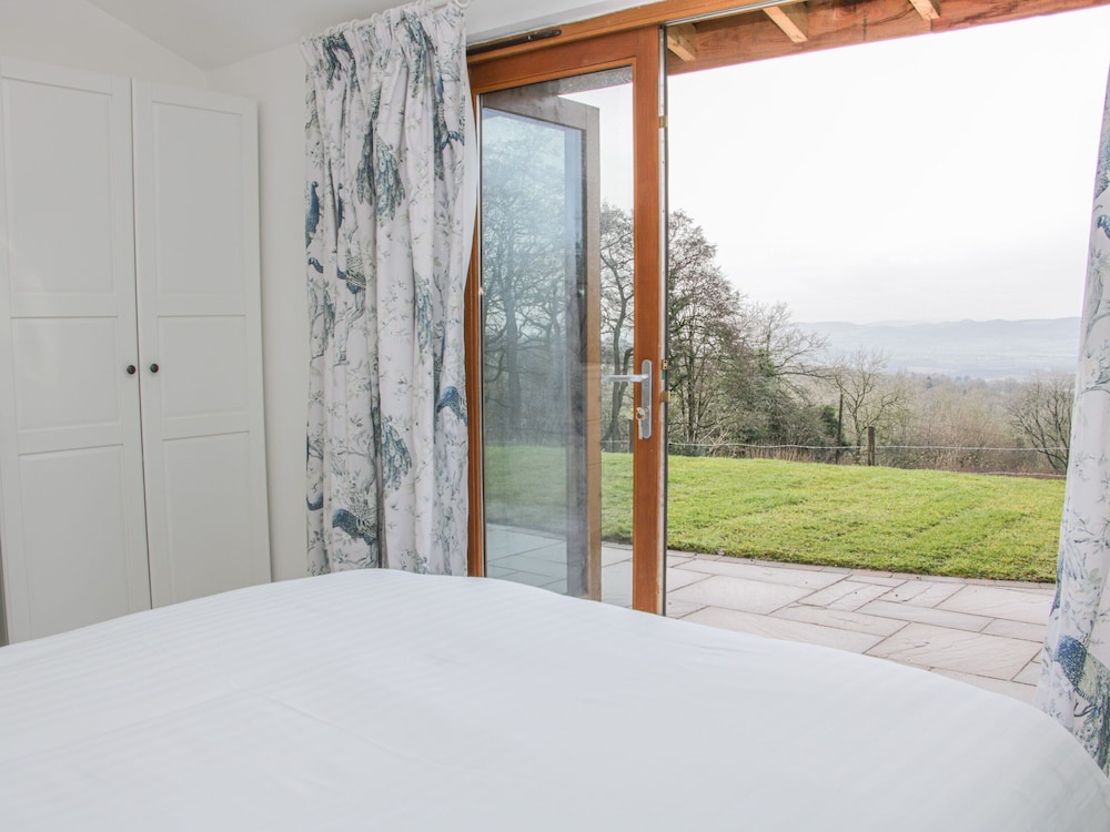 Hillside Lodge