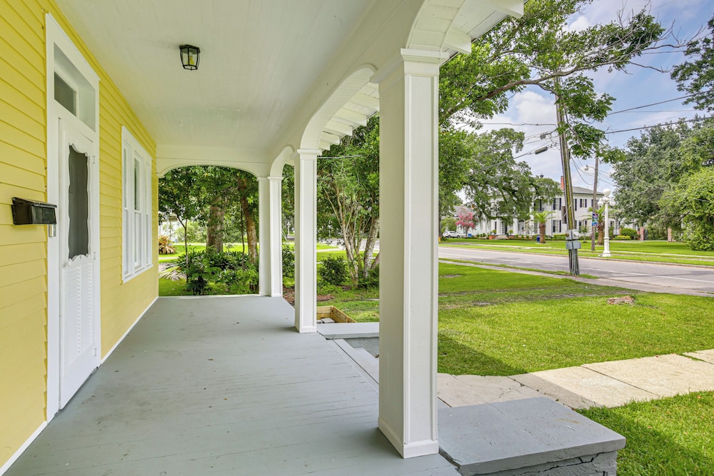 Walk to Restaurants & Shops: Dtwn Franklin Retreat