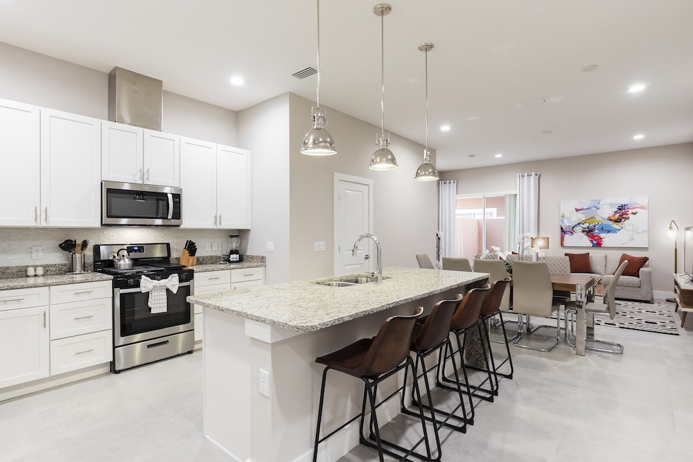Summerville Vacation Homes by Columbia Management