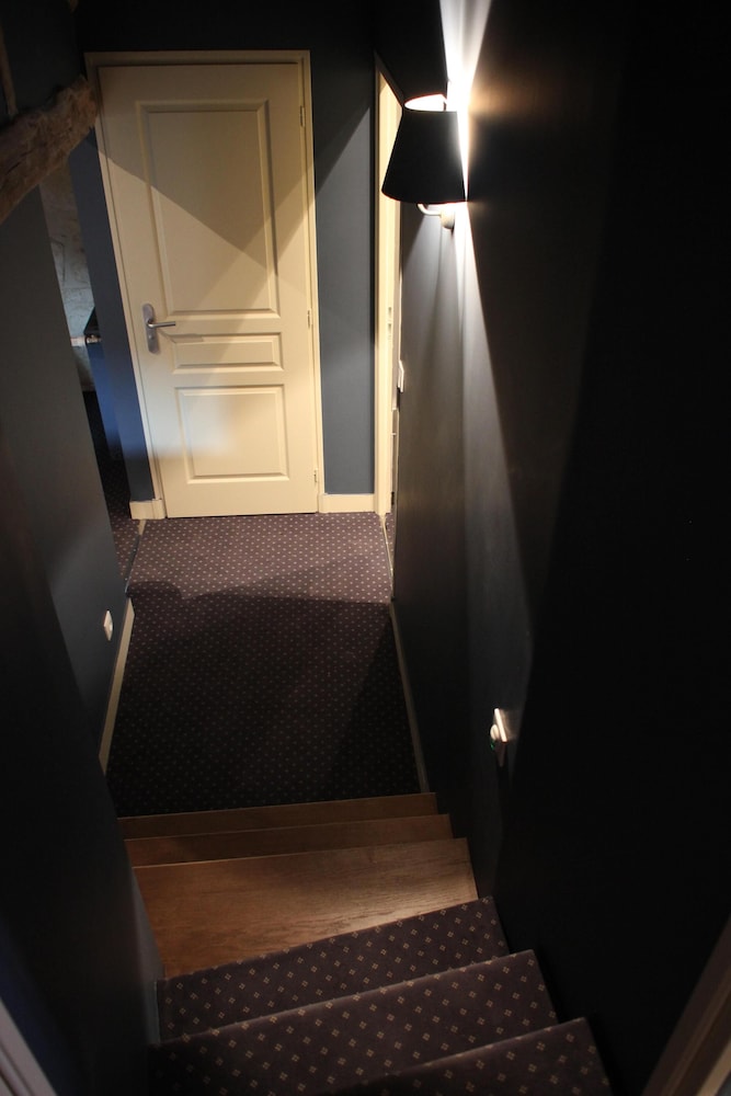 Photo 32