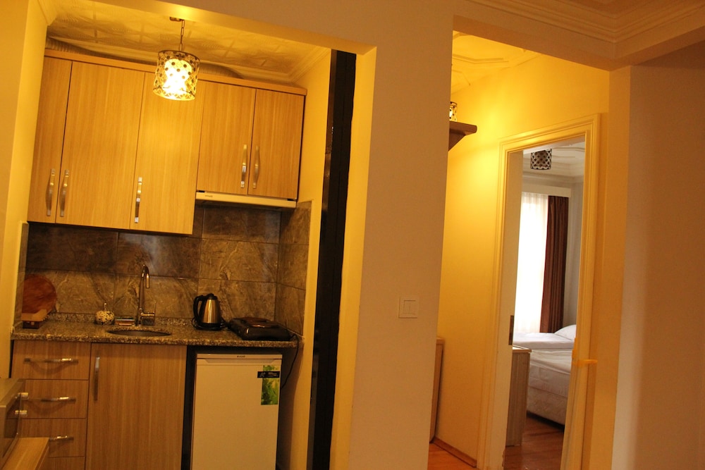 Jasmine Daire - Image 31