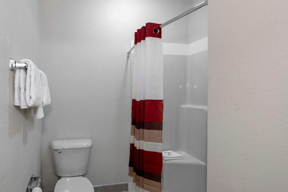 Red Roof Inn Hartselle - Property Image 7