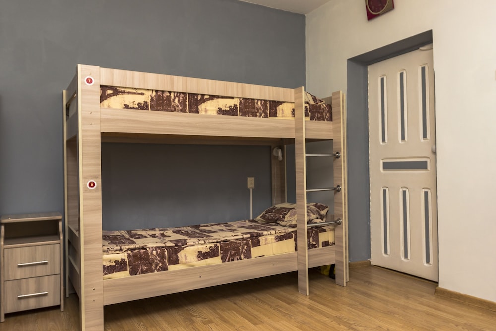 Like Hostel
