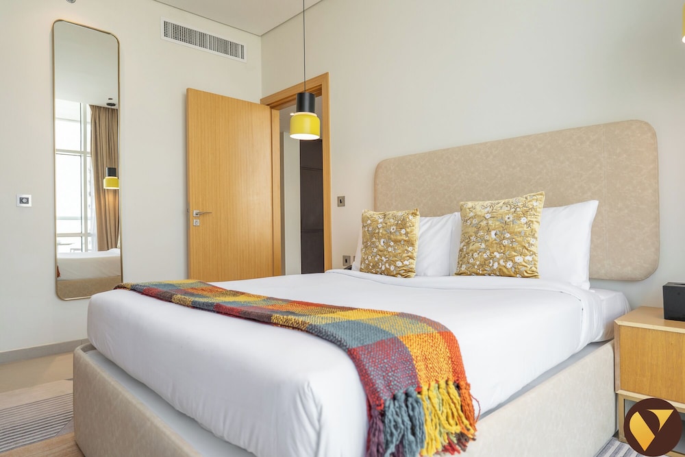 Vogue JVT Novotel Balcony Pool & Gym