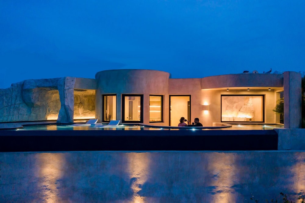 Senses Luxury Houses