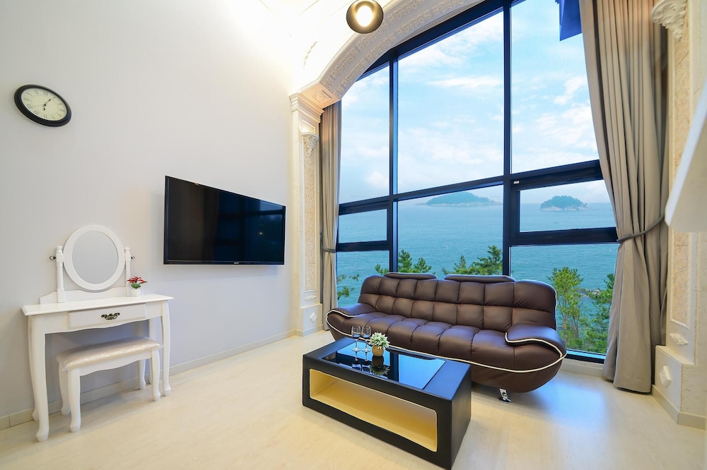 Yeosu Tivoli Pension view 2
