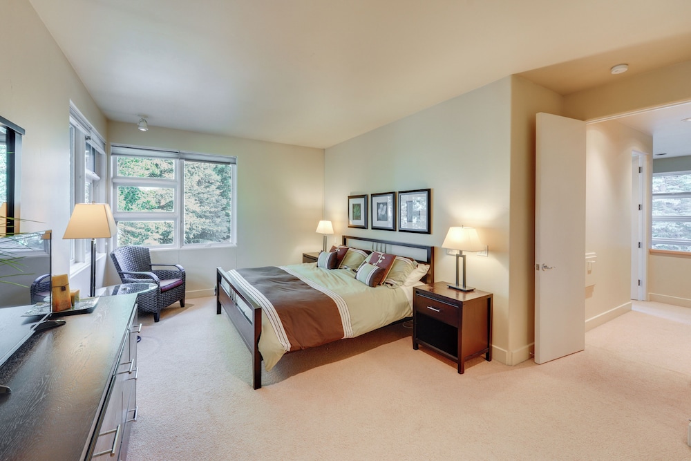Expansive Sun Valley Home Close to Slopes!