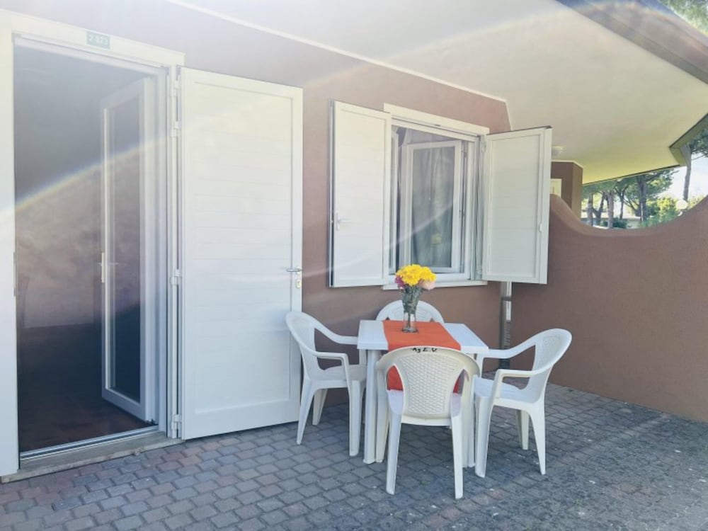 Apartment With Garden and Swimming Pool Access