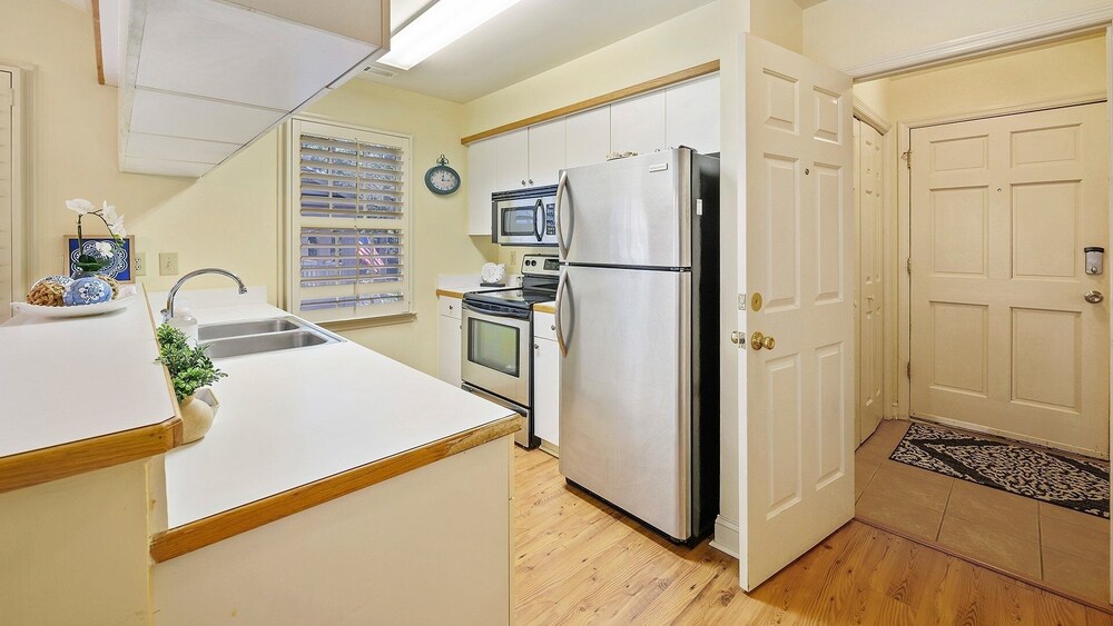 Alex And Us- Fantastic Second Floor Unit Directly Across From The Pool 2 Bedroom Condo by RedAwning view 3