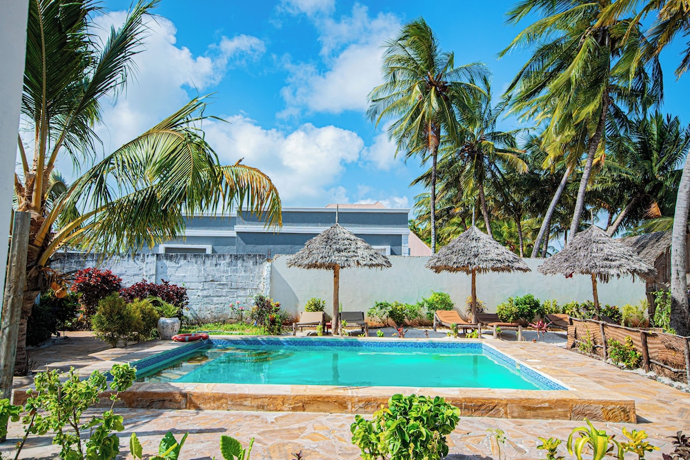 Pongwe Beachfront Villa