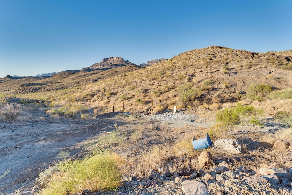 Oatman Studio w/ Fire Pit Near Bullhead City!
