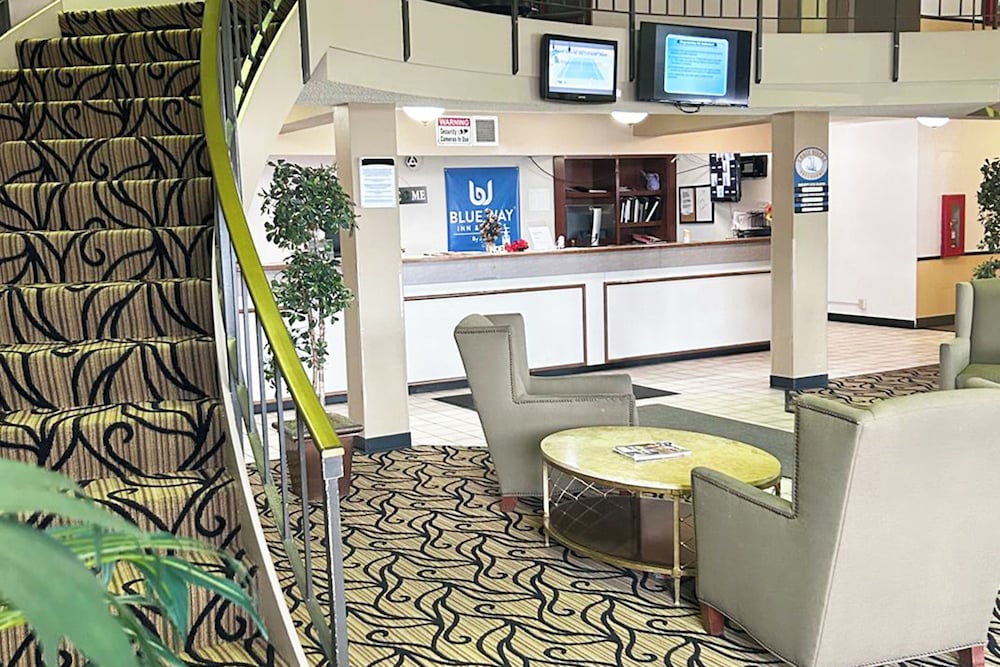 Blue Way Inn & Suites La Crosse