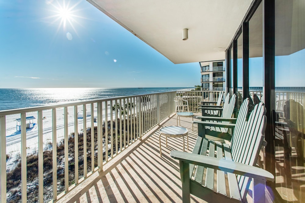 Leeward 308 at Edgewater
