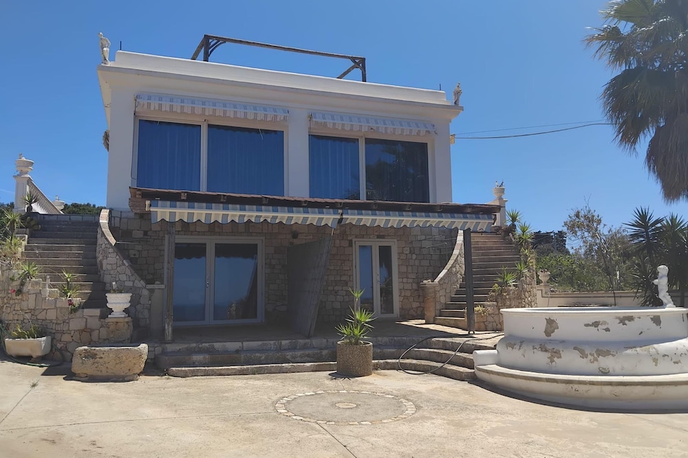 Villa Felloniche